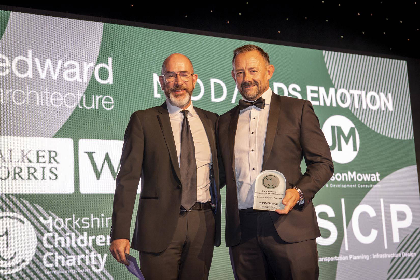 BEAL HOMES CHIEF EXECUTIVE RECIEVES PROPERTY PERSONALITY AWARD AT THE YORKSHIRES. RESIDENTIAL REAL ESTATE AWARDS