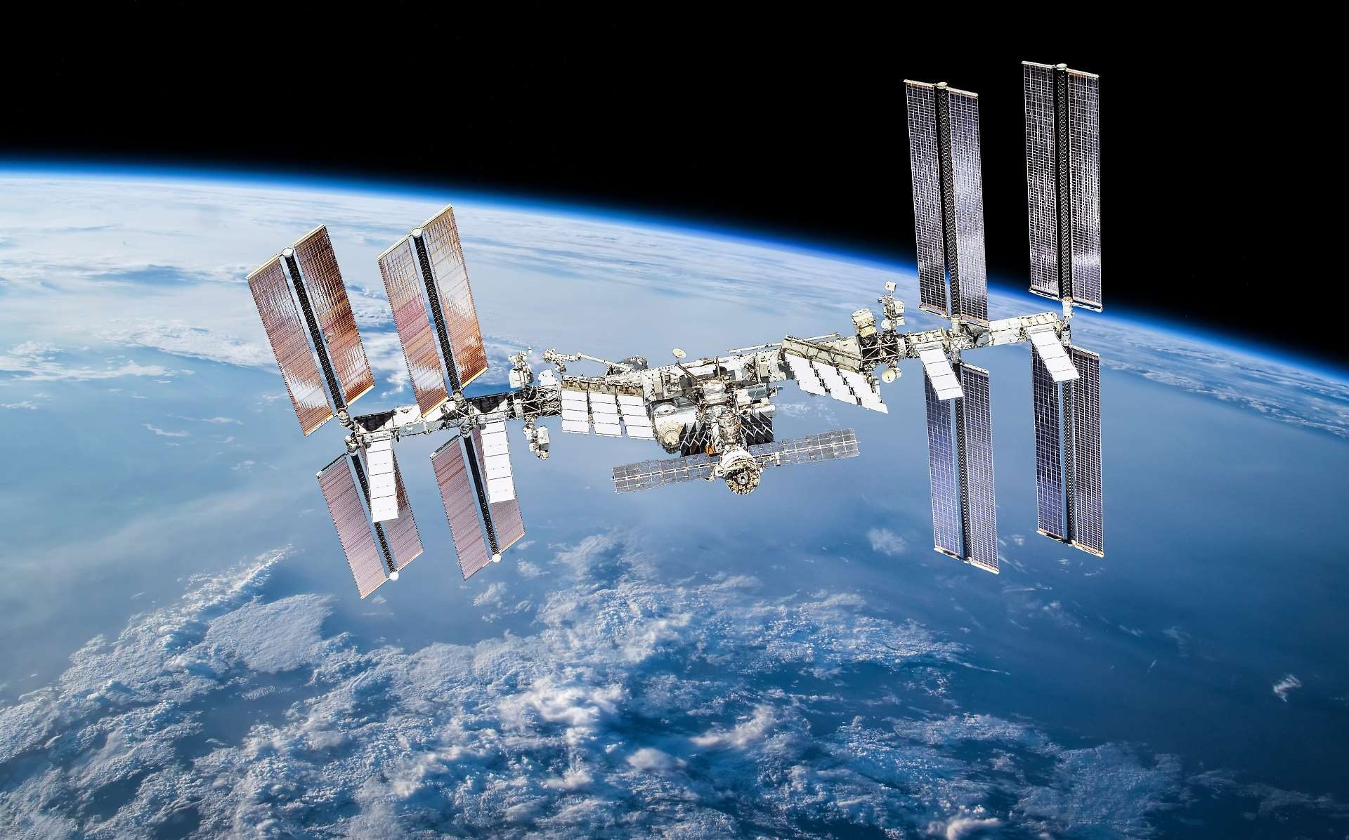 ASTRONAUT TIM PEAKE TO BE KEY-NOTE SPEAKER AT THE YORKSHIRES. BUSINESS AWARDS 2022